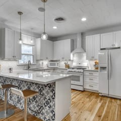 Trendy & Posh! Your smalltown retreat awaits!