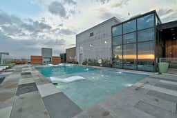 2BD Luxury Condo | Water Views | Pool | Rainey St