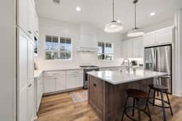 Cozy, sassy & fun! NEW modern farmhouse!!