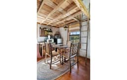 Historical country cabin in Round Top!