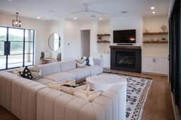 Luxury Home Sleeps 20 Pool & Outdoor Entertainment