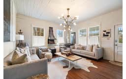 Round Top charm w/POOL and outdoor dining