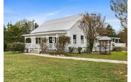 Round Top charm w/POOL and outdoor dining