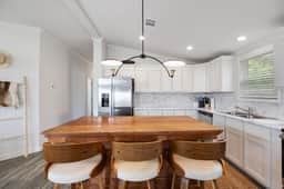 The Trendsetter: Cozy Farmhouse near Round Top