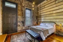 The downtown Brenham Schoolhouse Hotel, Suite 4 - Image 3