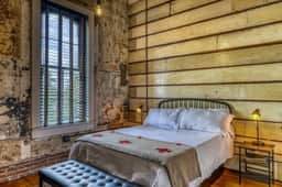 The downtown Brenham Schoolhouse Hotel, Suite 4 - Image 4