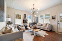 Round Top charm w/POOL and outdoor dining - Image 3