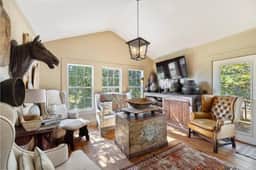 Designory Round Top home, scenic views & pond! - Image 4