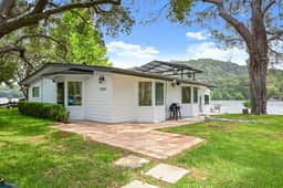 Lake Austin Bungalow | Private Dock | On the Water - Image 4