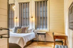 The downtown Brenham Schoolhouse Hotel, Room A - Image 4