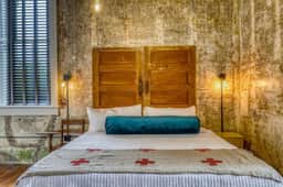 The downtown Brenham Schoolhouse Hotel, Suite 2 - Image 4