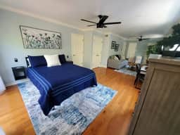 Travis Heights Oasis! - Image 5