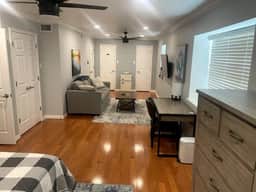 Travis Heights Oasis! - Image 2