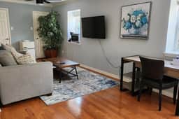 Travis Heights Oasis! - Image 4
