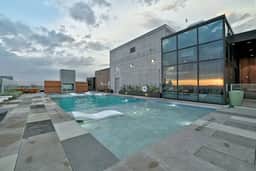 2BD Luxury Condo | Water Views | Pool | Rainey St - Image 5