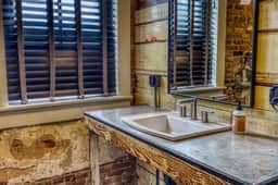 The downtown Brenham Schoolhouse Hotel, Room B - Image 3