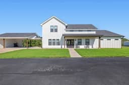 La Grange Modern Farmhouse, breathtaking views! - Image 2