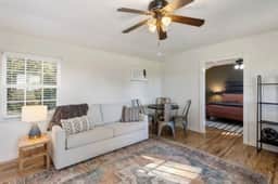 Cottage at Fable Farm, mins from Round Top/Brenham - Image 5