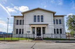 Downtown elegance, The Brenham Schoolhouse hotel - Image 2