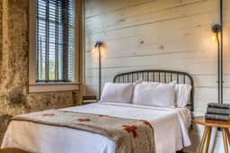 The downtown Brenham Schoolhouse Hotel, Suite 1 - Image 5