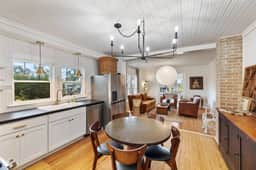 The Farmhouse: Antique Chic Haven near Round Top - Image 3