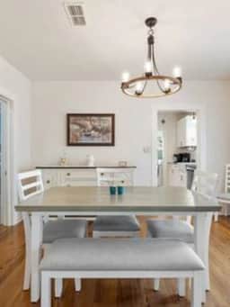 Quiet & clean, minutes from downtown Brenham! - Image 5