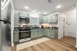 2109 Brackenridge - Upstairs and Downstairs Unit - Image 5