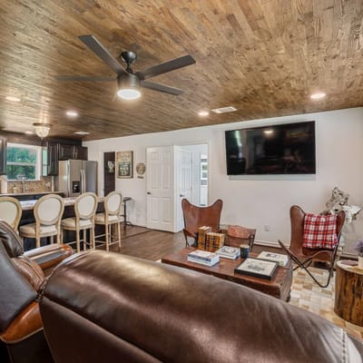 Fayetteville & Round Top, serene country cottage!!