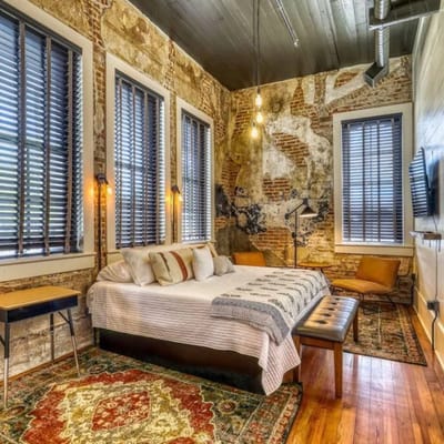 The downtown Brenham Schoolhouse Hotel, Room B
