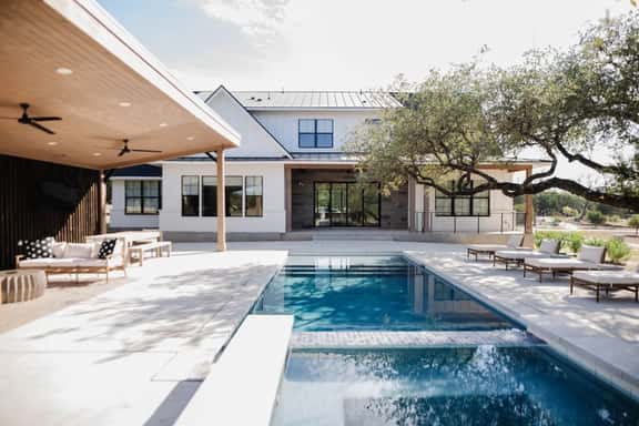 Luxury Home Sleeps 20 Pool & Outdoor Entertainment - Image 1