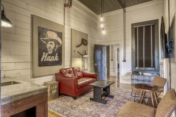 The downtown Brenham Schoolhouse Hotel, Suite 4 - Image 1