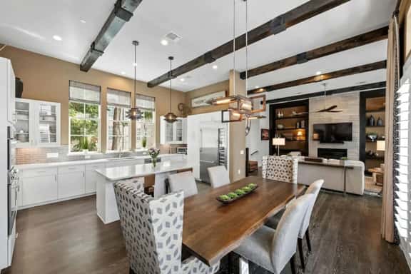 Luxe Townhome | 4bd 5ba Elevator | 1 mile from DT - Image 1