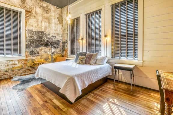 The downtown Brenham Schoolhouse Hotel, Room A - Image 1