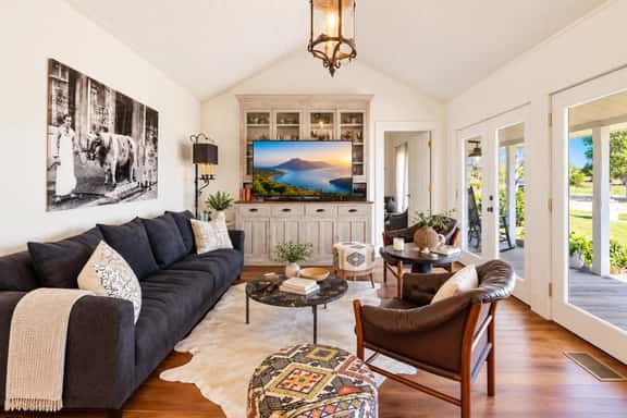 Designory Round Top home, scenic views & pond! - Image 1