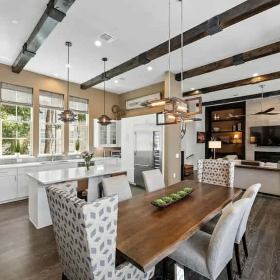 Luxe Townhome | 4bd 5ba Elevator | 1 mile from DT - Image 1