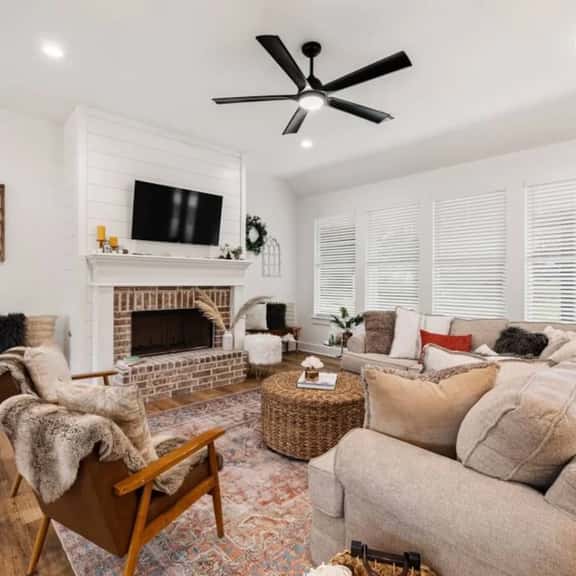 Cozy, sassy & fun! NEW modern farmhouse!! - Image 1