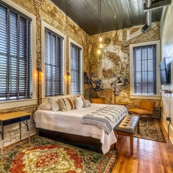 The downtown Brenham Schoolhouse Hotel, Room B - Image 1