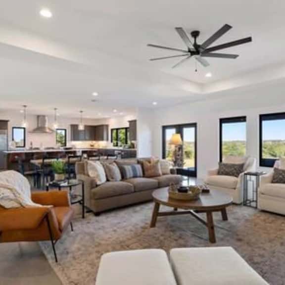 La Grange Modern Farmhouse, breathtaking views! - Image 1