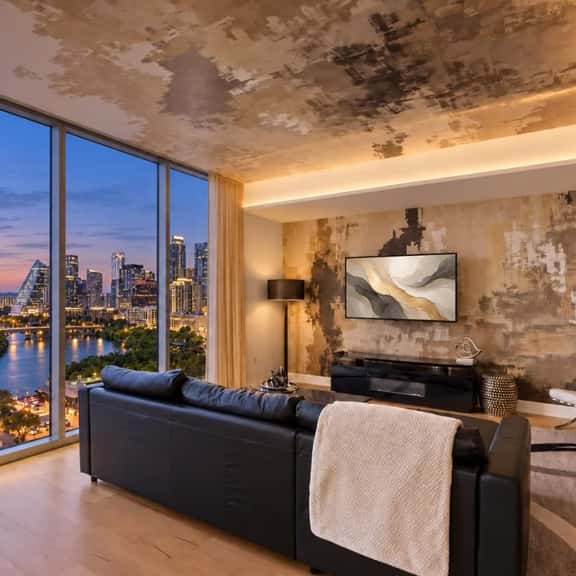 2BD Luxury Condo | Water Views | Pool | Rainey St - Image 1