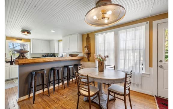 Fun, eclectic Round Top home w/POOL! 5 min to town