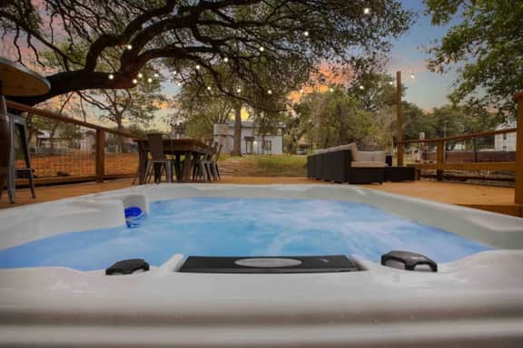 Josie's Farmhaus Stock Pool Hot Tub Wildlife