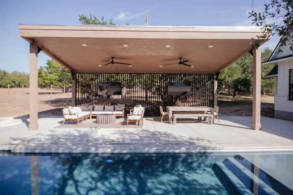 Luxury Home Sleeps 20 Pool & Outdoor Entertainment