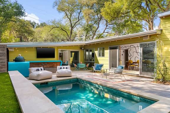 MidMod Bungalow 5BR Heated Pool