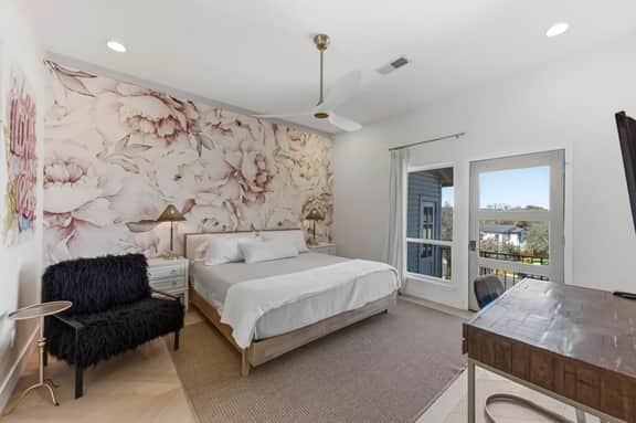 Modern Zilker Retreat | Downtown Views + Walk to ACL & Barton Springs