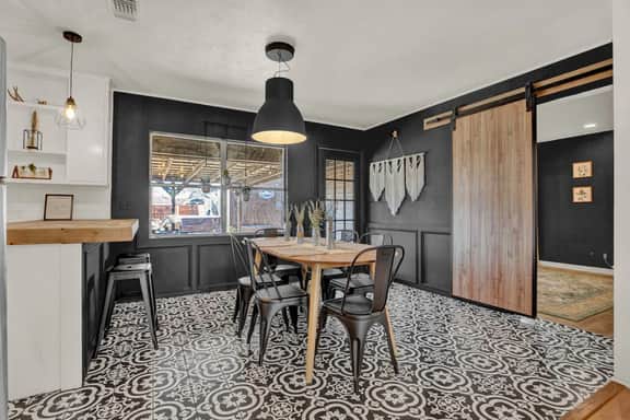 NEW "Haus In Schwarz" | Pool | Hot Tub | Bohemian