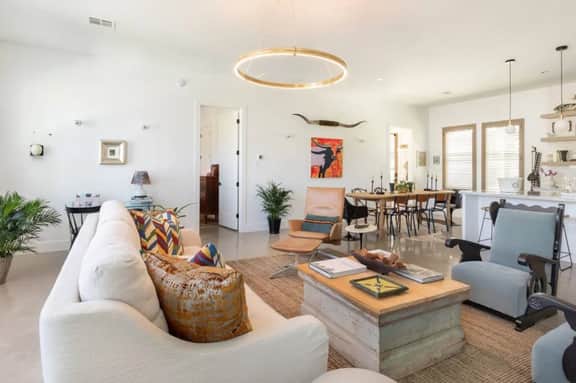 NEW urban cottage, The Vine & Round Top!