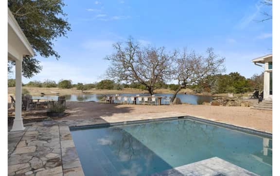Round Top entertainer's oasis w/POOL, Pond & more!