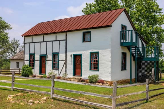 Settler's Crossing Sanctuary! Sleeps 35 | Weddings