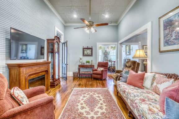 Steps away from the sweet LaGrange downtown square