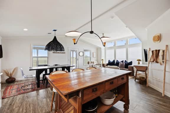 The Trendsetter: Cozy Farmhouse near Round Top